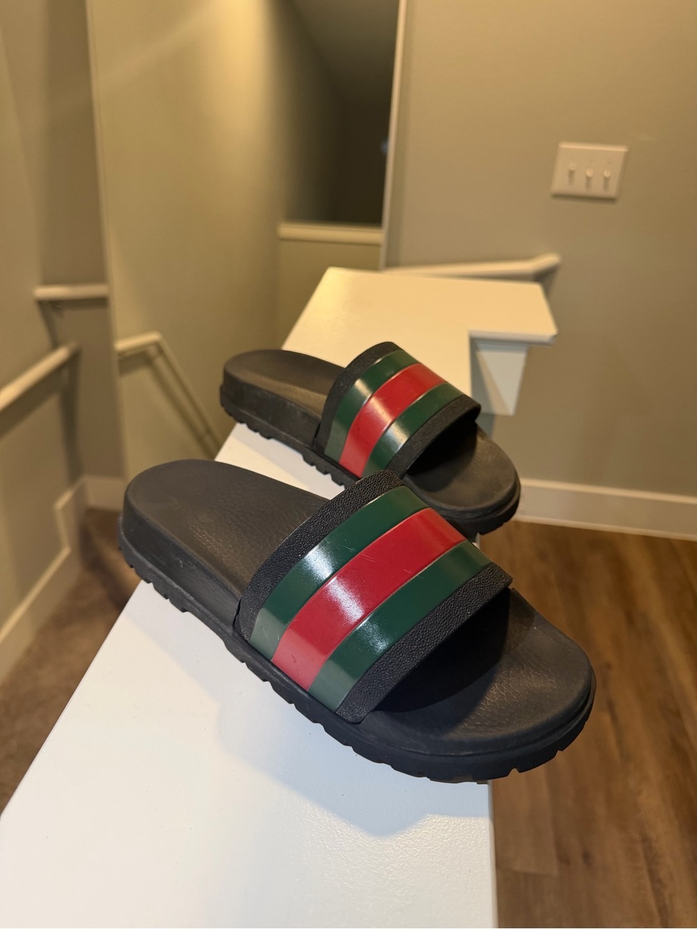 Gucci Black Slide Sandals with Red and Green Stripes - Picture 3 of 8